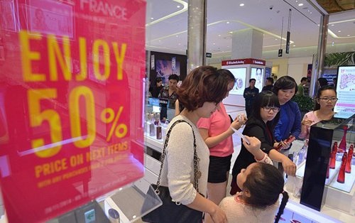 Khách hàng chủ yếu đi xem hàng