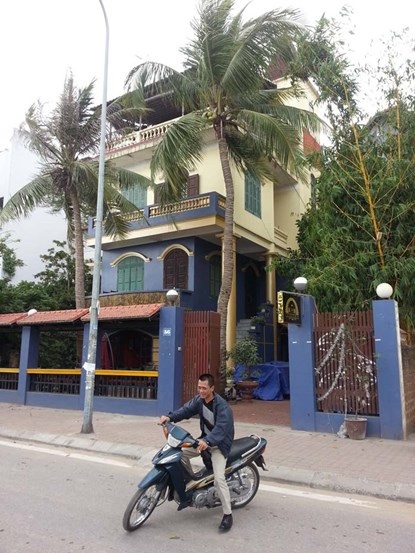 Lạ lùng đại gia thuê người kỵ tuổi dọn nhà đón Tết - 1 Những ngôi nhà có giá chục triệu đồng khi dọn nhà tết