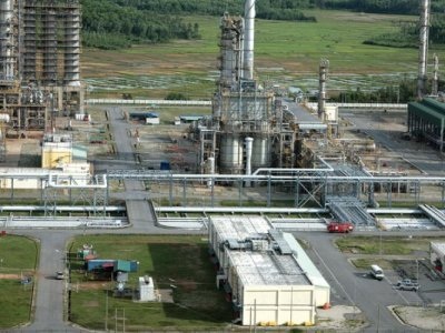 Lọc dầu Dung Quất lo phải đóng cửa - 1 Nhà máy Lọc dầu Dung Quất đang gặp khó khăn trong tiêu thụ sản phẩm làm ra