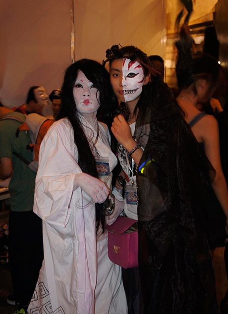 Những màn hóa trang rùng rợn trong đêm tiệc “The Underworld – Thế giới ngầm”