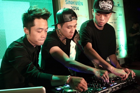  DJ Minh Trí cùng những người bạn của mình nhận được sự ủng hộ cuồng nhiệt của khán giả