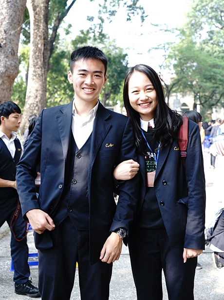 Thu Hà có đôi mắt biết cười, luôn thân thiện với bạn bè