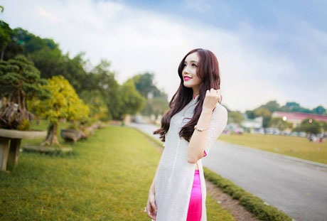 Cô gái có nick name Ngân Búng sở hữu vẻ đẹp dịu dàng