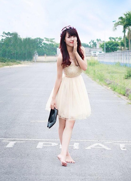Cô giáo “siêu mẫu” rơi lệ vì bó hoa 20/11 cắm trong ống lon - 8 Cô giáo 9x và đồng nghiệp