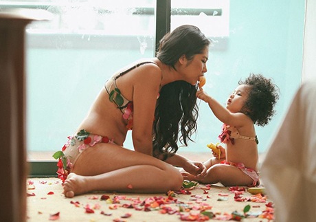 Mẹ Mai Thy là người lên ý tưởng cho bộ ảnh với thiên hướng hoang dã này