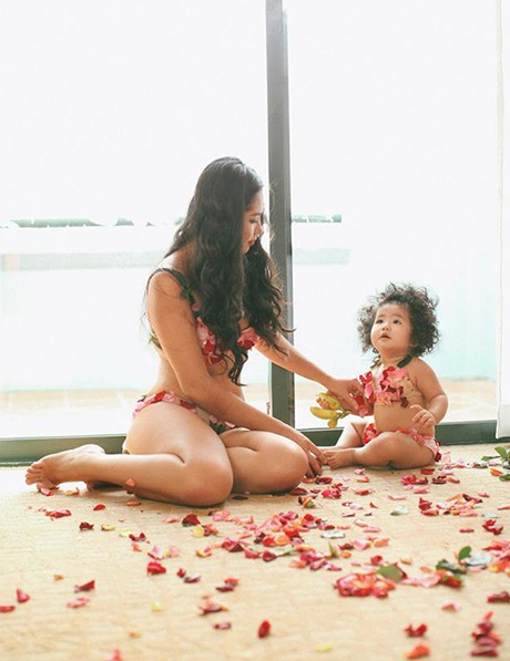 Mẹ Mai Thy là người lên ý tưởng cho bộ ảnh với thiên hướng hoang dã này