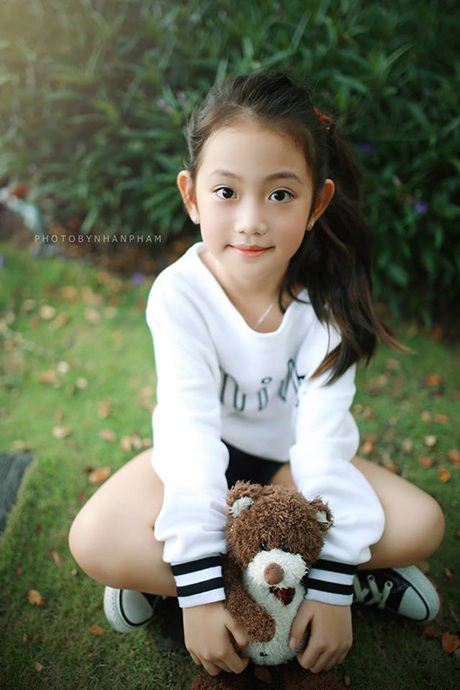 Cô bé 6 tuổi xinh như thiên thần "đốn tim" dân mạng - 6 M.C