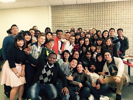 Du học sinh trường Đại học Cassino cùng bạn bè quốc tế đón Giáng sinh