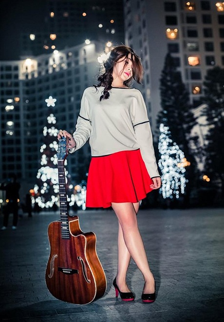 Thiếu nữ Hà thành diện đồ xinh xắn ra phố đón Noel sớm - 6 Cô nàng này lại muốn bộ ảnh giáng sinh của mình thật cá tính và phong cách (Ảnh: Sơn Nguyễn)