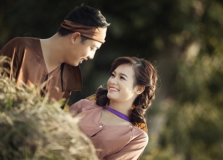 Đôi bạn trẻ muốn có một bộ ảnh cưới khác lạ hơn so với thông thường