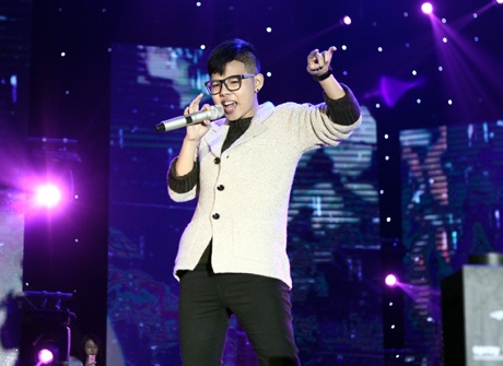 Ca sĩ Vũ Cát Tường đem đến đêm nhạc hội những bản hit được yêu thích