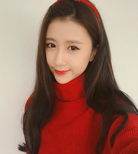 Hiện tại, Quỳnh Anh thường xuyên xuất hiện với chiếc cằm nhọn