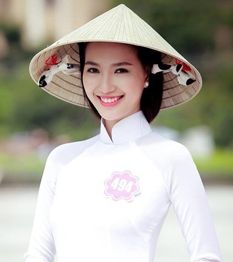 3 hot girl mặt V-line dính "nghi án" phẫu thuật thẩm mỹ - 11 Hình ảnh của cô khi dự thi Hoa hậu Việt Nam 2014