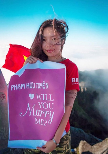 Cô gái cầu hôn trên đỉnh Fansipan: “Em chủ động cầm cưa” - 1 Chu Thị Thảo, 23 tuổi, chinh phục đỉnh Fansipan để cầu hôn bạn trai