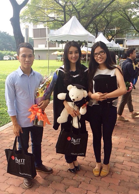 Xuân Mai và bạn bè cùng trường