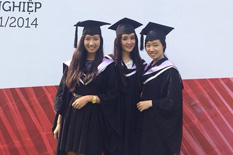 Xuân Mai và bạn bè cùng trường