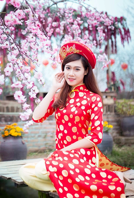 Nữ sinh 9X "dáng tựa người mẫu" khoe sắc trong vườn xuân - 2 Minh Tâm sở hữu gương mặt ưu nhìn, thanh tú