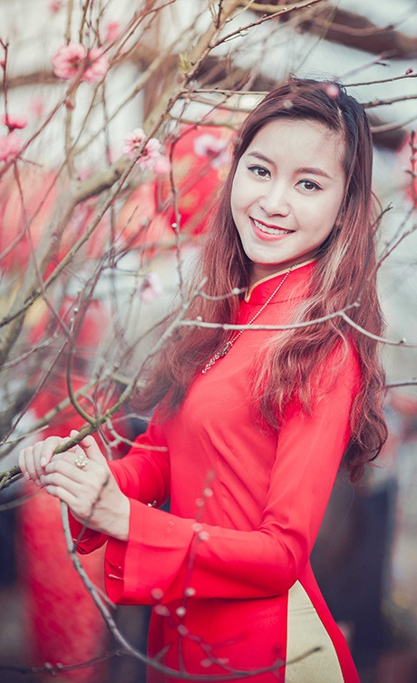 Ngắm vẻ đẹp rạng rỡ của thiếu nữ Hà Nội cùng đào xuân - 6 Thế Quyết
