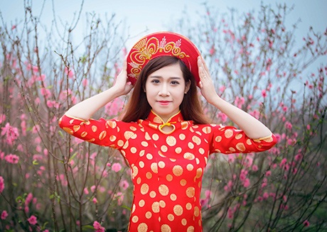 Nữ sinh 9X "dáng tựa người mẫu" khoe sắc trong vườn xuân - 6 Chiều cao nổi bật 1m75 khiến cô luôn nổi bật trong những khung hình