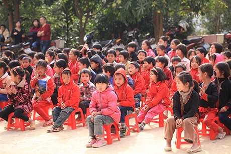Học sinh trường Tiểu học Nậm Mười, thôn La Háu Pành, huyện Văn Chấn, tỉnh Yên Bái