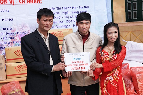 Học sinh trường Tiểu học Nậm Mười, thôn La Háu Pành, huyện Văn Chấn, tỉnh Yên Bái