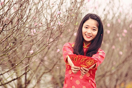 Lan Hương chúc độc giả