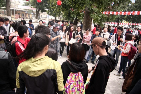 Lễ hội thu hút đông đảo các bạn học sinh, sinh viên tại Hà Nội tham gia