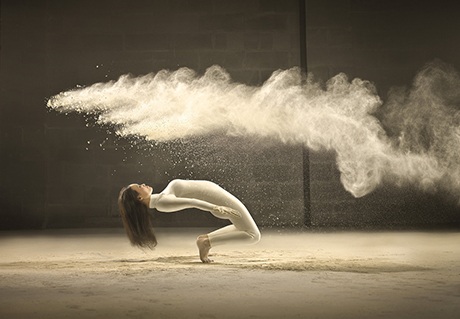 Độc đáo bộ ảnh “Đôi cánh trắng” của nhiếp ảnh gia người Bỉ - 7 Một số tác phẩm khác mà nhiếp ảnh gia này đã thực hiện