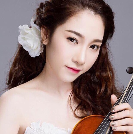 Cô gái xinh đẹp gây sốt với bản cover "Chắc ai đó sẽ về" bằng violin - 1 Hoàng Phương Hường
