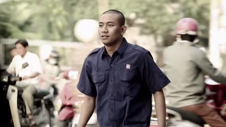 Phim ngắn xúc động ngày Tết "Mẹ ơi con sẽ về" - 1 Chàng trai nghèo siêng năng