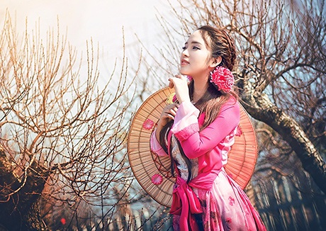 Bộ ba thiếu nữ 9x tài năng khoe sắc trong tà áo tứ thân - 1 Công chúa cosplay Nguyễn Khánh Chi.