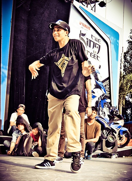 Kho giải thưởng "khủng" của chàng trai Tây Nguyên mê nhảy hiphop - 2 Việc tham dự nhiều cuộc thi giúp Phương rèn luyện bản lĩnh sân khấu.