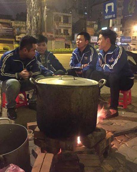 2015 chiếc bánh chưng Tết ấm lòng bệnh nhân nghèo - 2 2015 chiếc bánh chưng Tết ấm lòng bệnh nhân nghèo