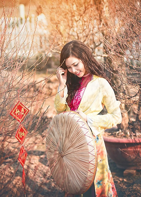 Bộ ba thiếu nữ 9x tài năng khoe sắc trong tà áo tứ thân - 3 Cô nàng sinh năm 1996 Vũ Anh hiện đang là mẫu ảnh hot tại Hà Nội