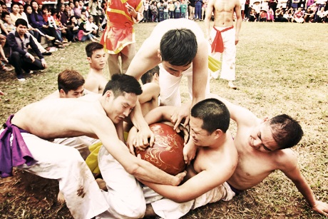 Nam thanh niên trong làng tham gia giải đấu đều đang là học sinh, sinh viên tại Hà Nội.