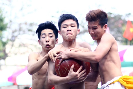 Nét mặt quyết tâm của các đấu thủ