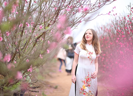 Eva bên người bạn Việt Nam của mình