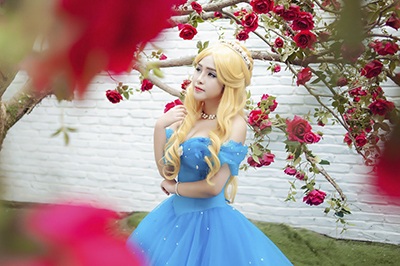 "Công chúa" cosplay Việt đẹp lộng lẫy với hình ảnh nàng Lọ Lem - 3 Sẵn sàng đầu tư không tiếc công sức và tiền bạc, những bộ ảnh của Khánh Chi luôn hút mắt người xem.