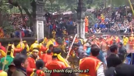 Hai chàng trai nhóm Trắng hát về những thói xấu ngày Tết