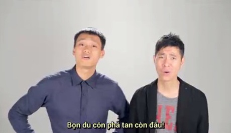 Hai chàng trai nhóm Trắng hát về những thói xấu ngày Tết