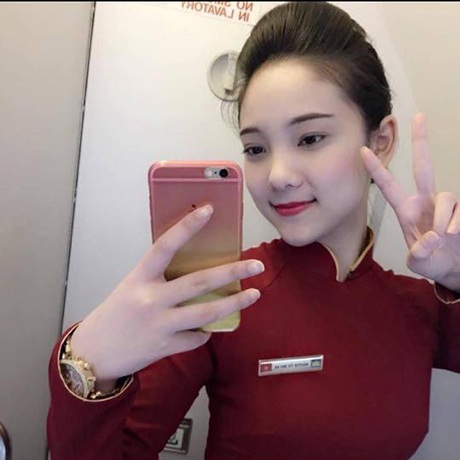 Nữ tiếp viên hàng không 9x có "tên lạ" gây sốt mạng - 2 Hình ảnh trên trang cá nhân của Mai Ka được dân mạng tìm ra