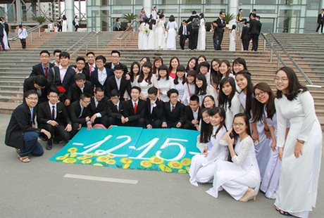 Hoa khôi nữ sinh Hà thành chia tay tuổi học trò - 11 ... bạn bè và thầy cô