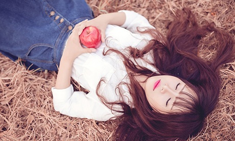 Cô bạn thích chụp ảnh, nghe nhạc và xem phim.