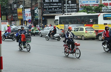 Nhiều em đội MBH có lưỡi chai, không có tem kiểm định chất lượng
