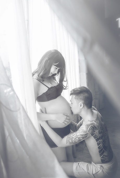 Bộ ảnh hạnh phúc của cặp vợ chồng trẻ chờ đón đứa con đầu lòng - 9 Anh Cường luôn ở bên động viên và chăm sóc vợ