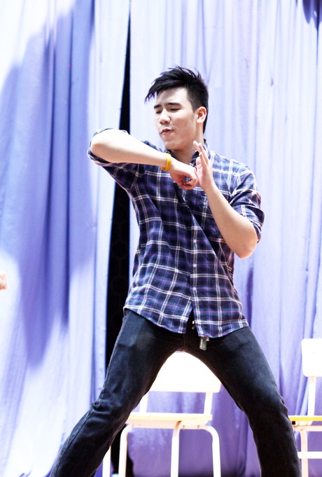 Buổi thi tài năng quy tụ 10 anh chàng nổi bật nhất của trường THPT Phan Đình Phùng, Hà Nội