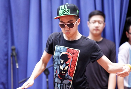 Điệu nhảy hiphop sôi động pha chút hài hước của Trần Anh Đức – SBD 11