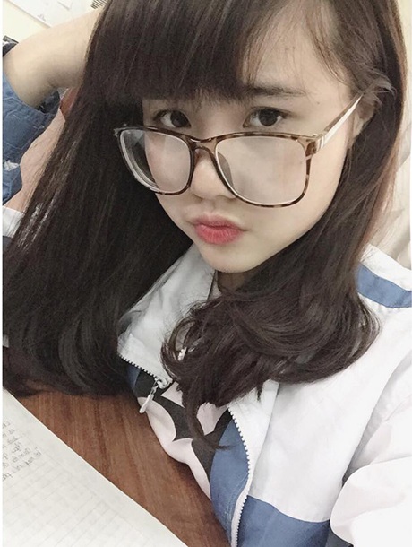 Nữ lớp trưởng xinh xắn có tài rap giả giọng miền Nam tài tình - 4 Nhật Anh và bạn bè, cô giáo lớp 10A10 trường THPT Tây Hồ, Hà Nội