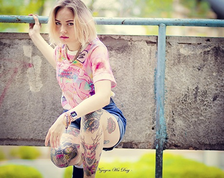 Cô có cá tính nổi trội, dám nghĩ dám làm, thích mạo hiểm, thích sự nổi loạn, phá cách.