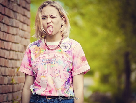 Cô là một mẫu ảnh khá nổi tiếng vì cá tính mạnh, diễn xuất tốt